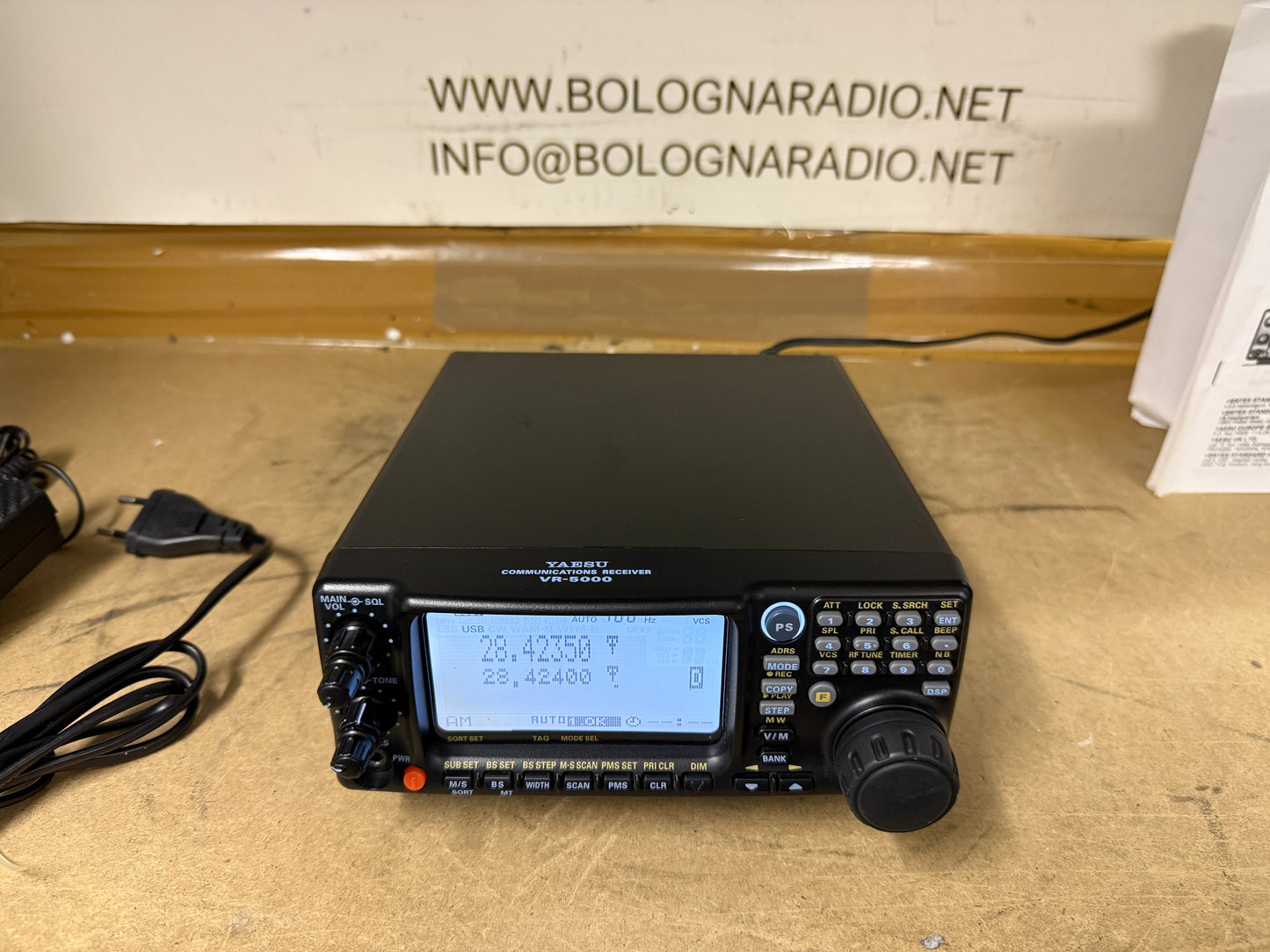 Yaesu VR 5000 pari al nuovo display OK 0 ~ 2600 MHz garanzia 12 mesi
