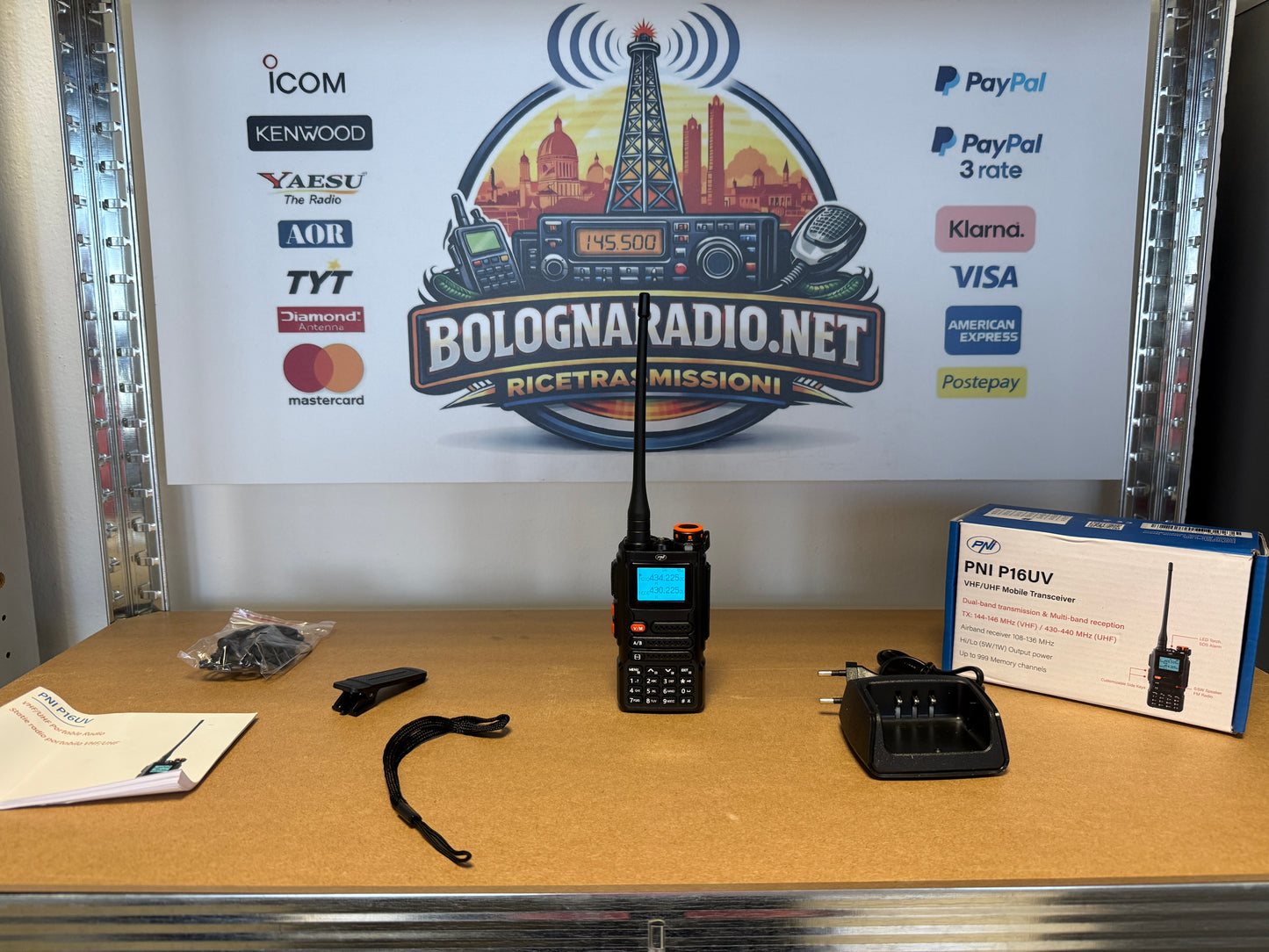 PNI P16UV con 999 canali VHF/UHF