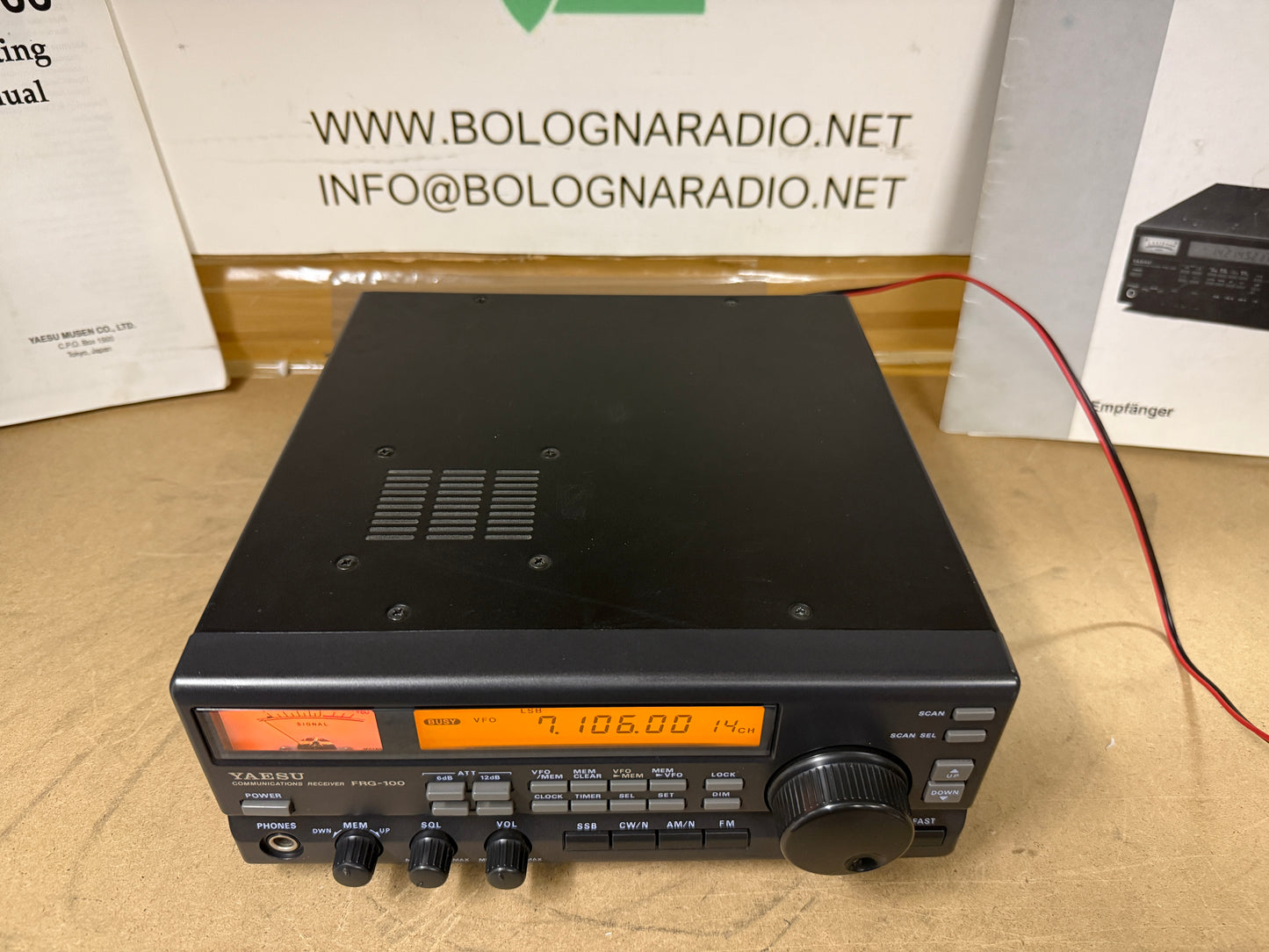 A1 - Yaesu FRG 100 + FRT 7700
