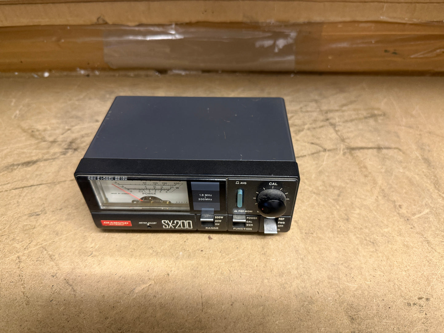 DIAMOND SX-200 Rosmetro Watmetro 1,8-200 MHz – 200W