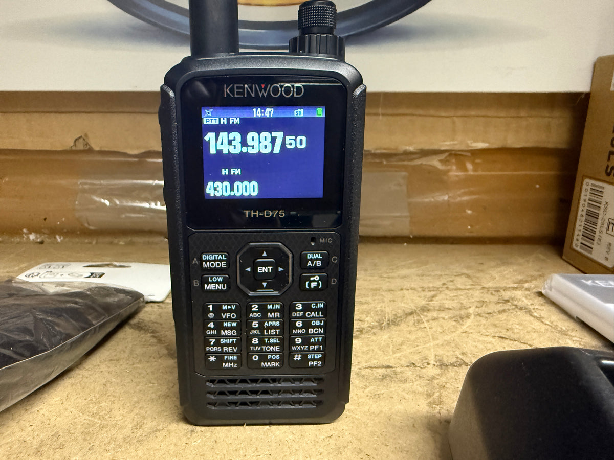 A-1 Kenwood TH-D 75 pari al nuovo + accessori garanzia ufficiale fino al 02/2028