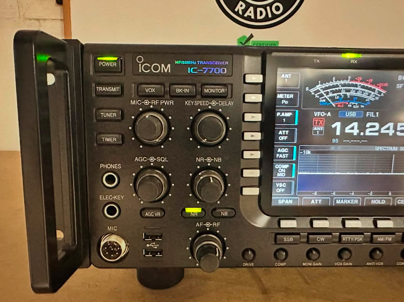 8 icom IC 7700 pari al nuovo