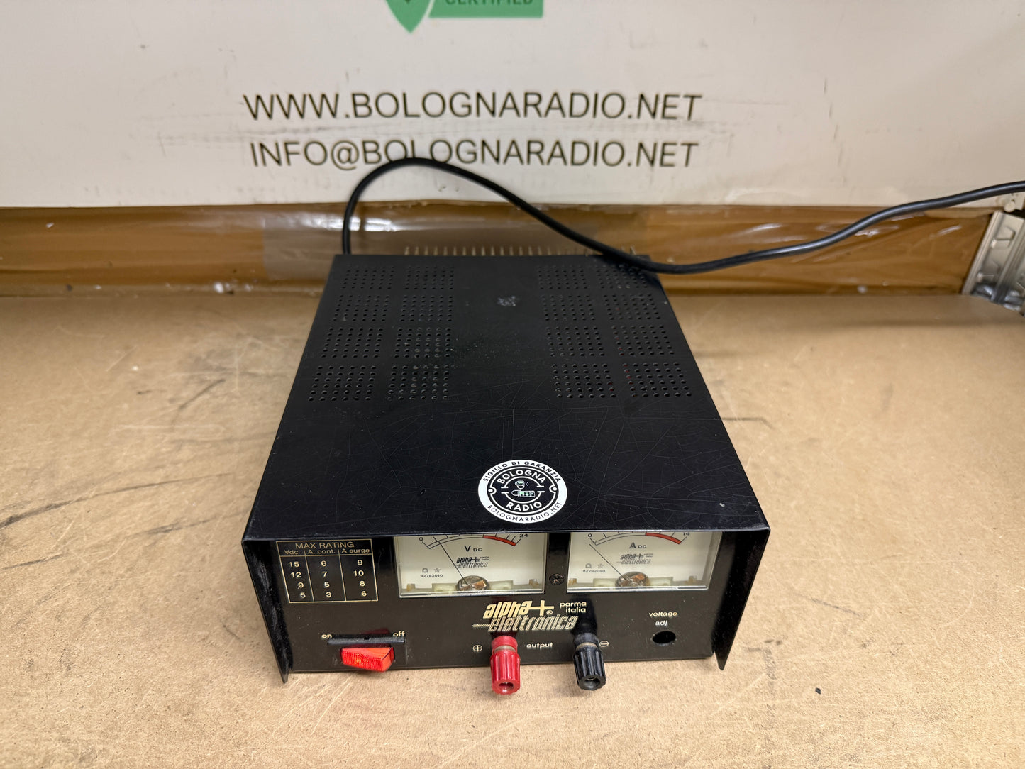 Alimentatore stabilizzato professionale DC : 3-15V - 10 Ampere