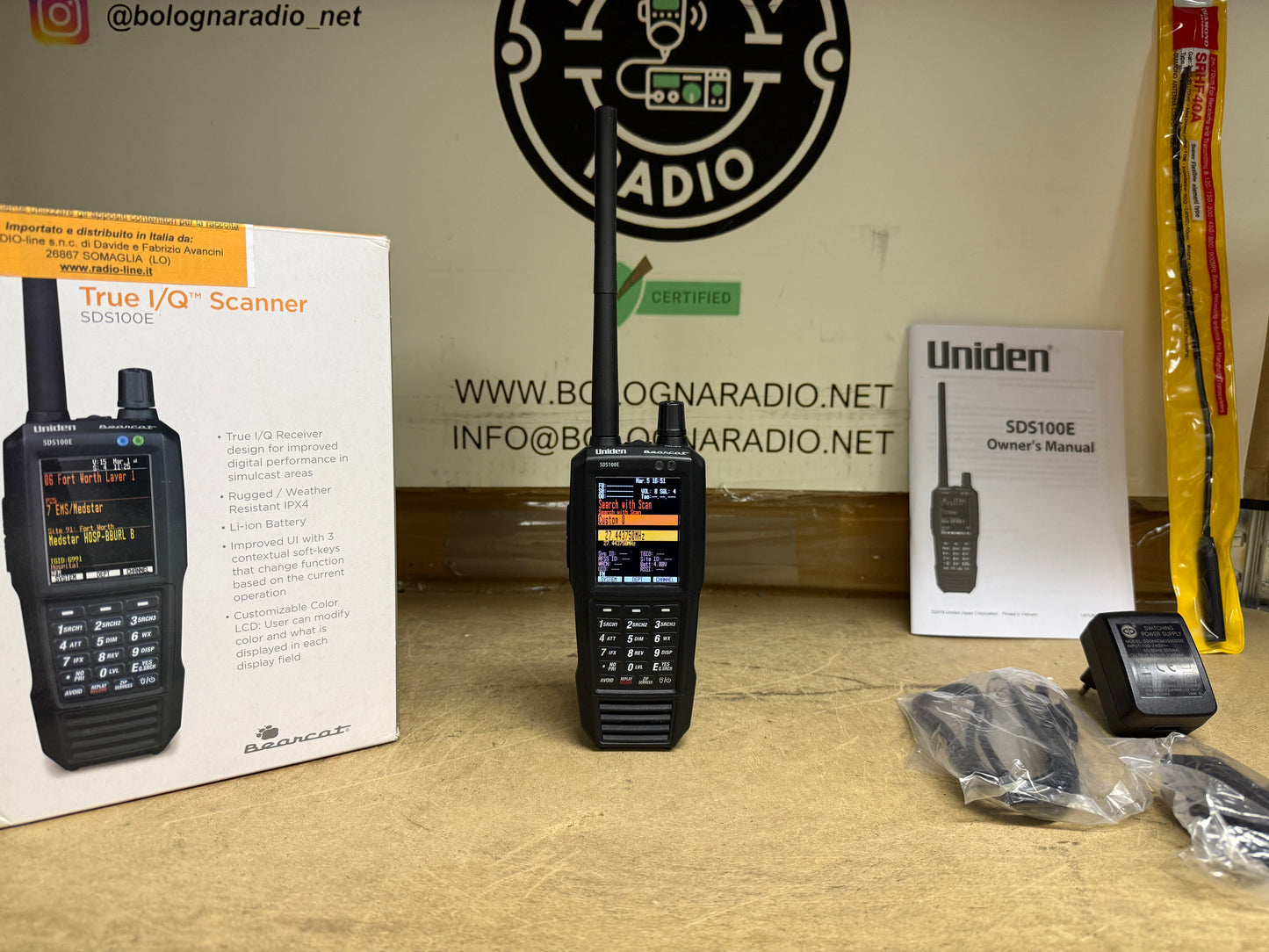 A-1 Uniden SDS 100E pari al nuovo Full Set