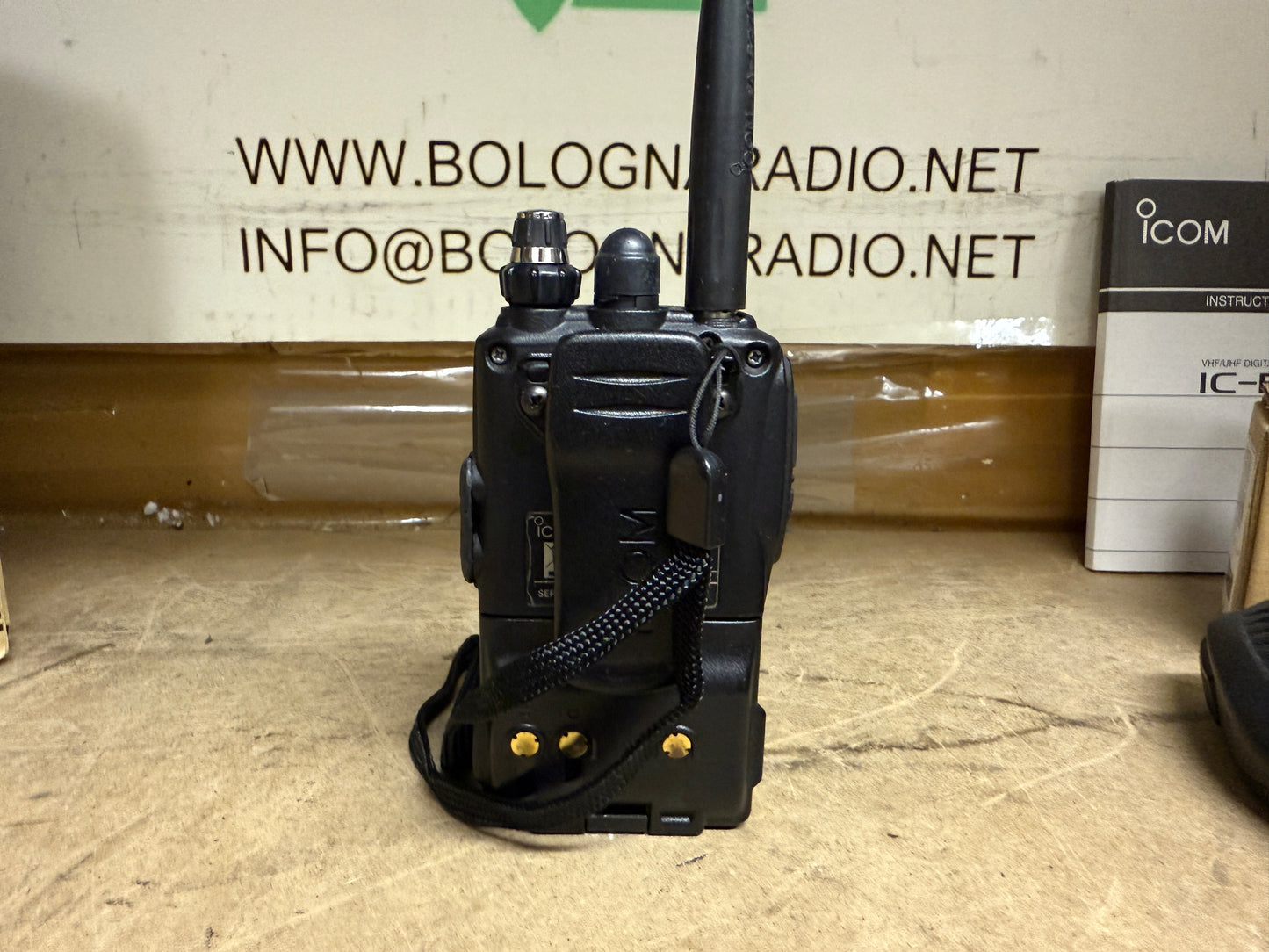 Icom IC-E92D + mike HM-174 perfetto garanzia 12 Mesi