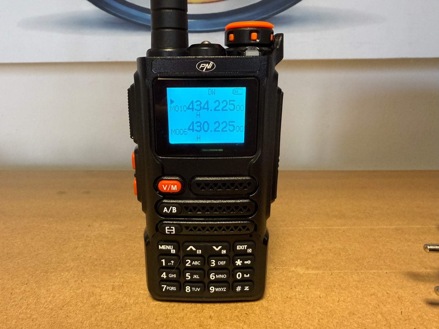 PNI P16UV con 999 canali VHF/UHF