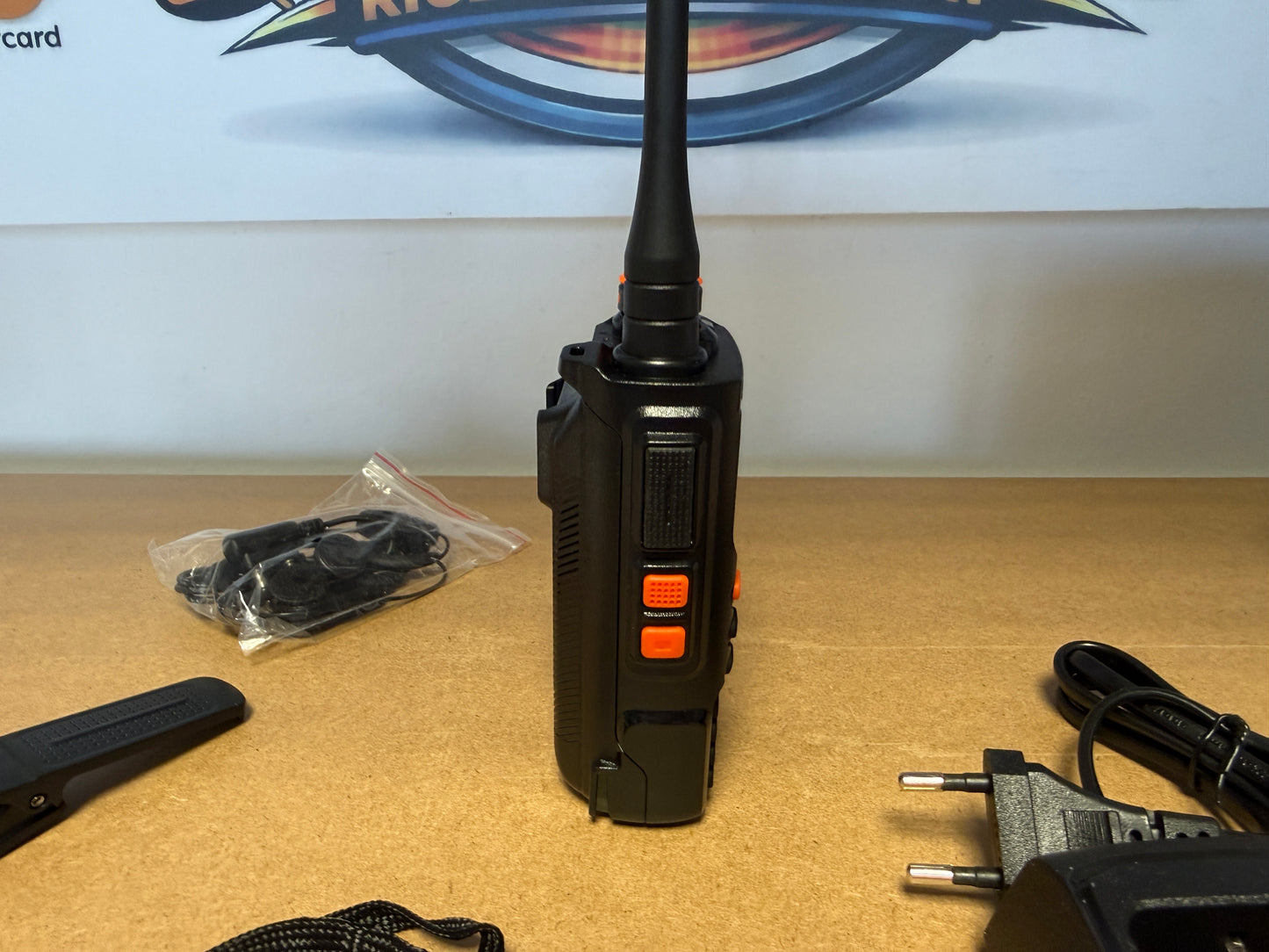 PNI P16UV con 999 canali VHF/UHF