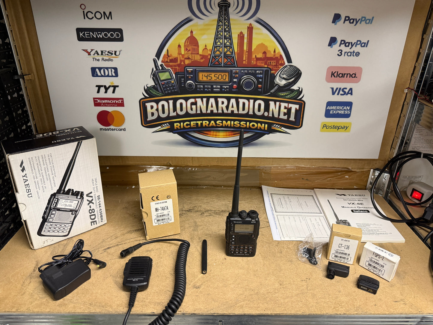 Yaesu VX8DE + GPS + MH74 Full Set Garanzia 12 Mesi