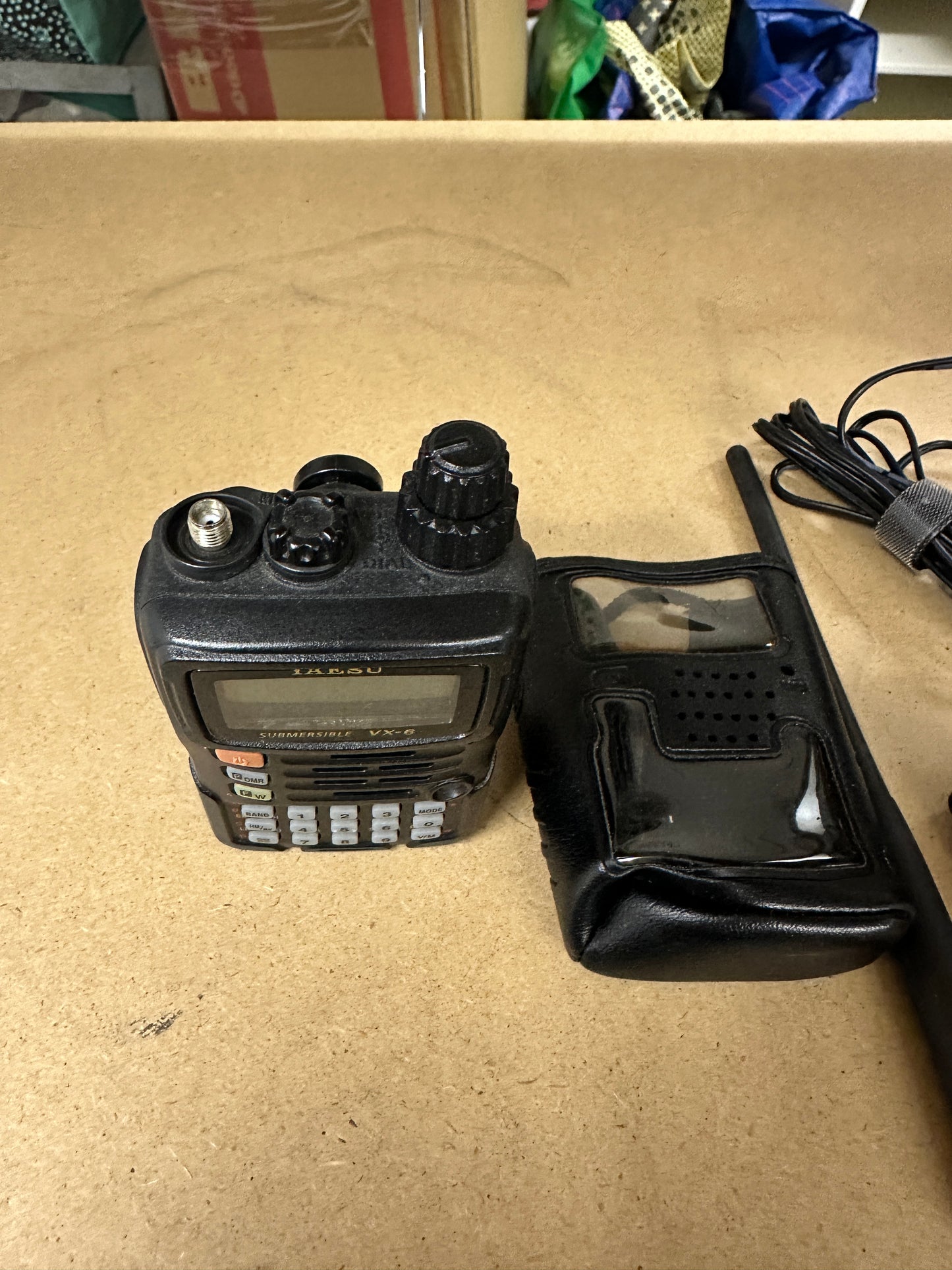 Yaesu VX6E perfetto con accessori espanso