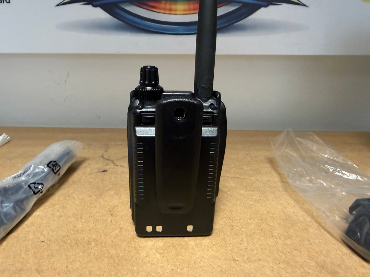 Yaesu FT 5 d pari al nuovo 09/2026 full set Garanzia Ufficiale