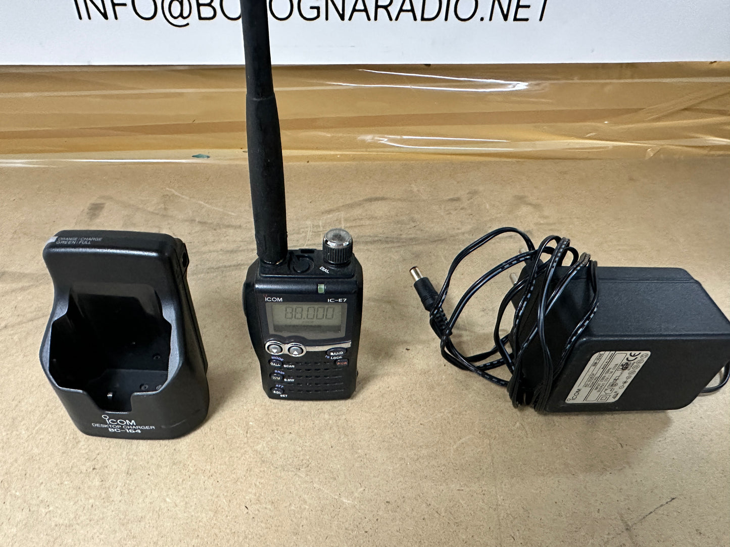 Icom IC-E7 + BC164