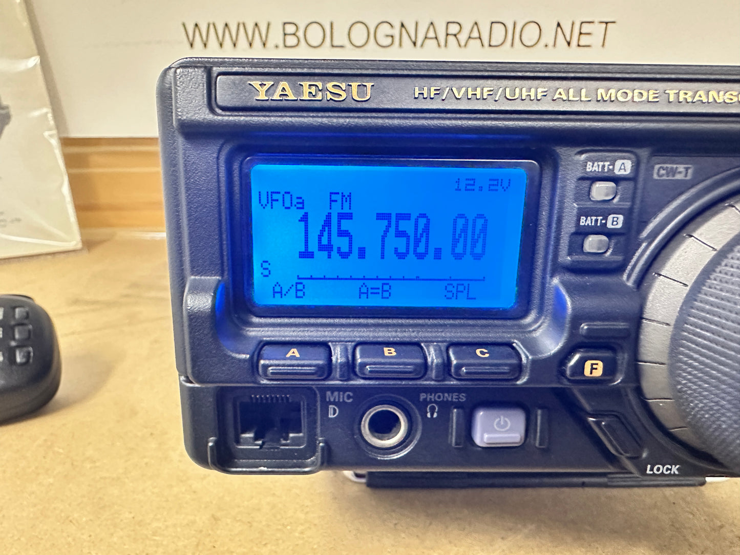 Yaesu FT-897D imballo originale