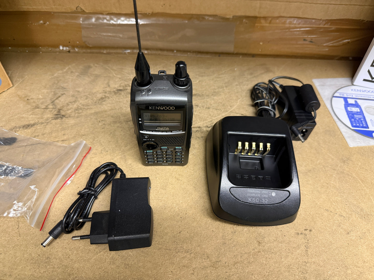 Kenwood TH-D72E + KSC32 Garanzia 12 Mesi