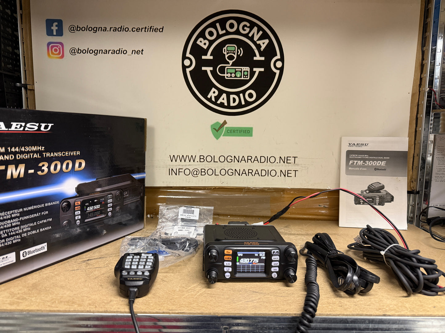 Yaesu ftm 300 D pari al nuovo garanzia 12 Mesi