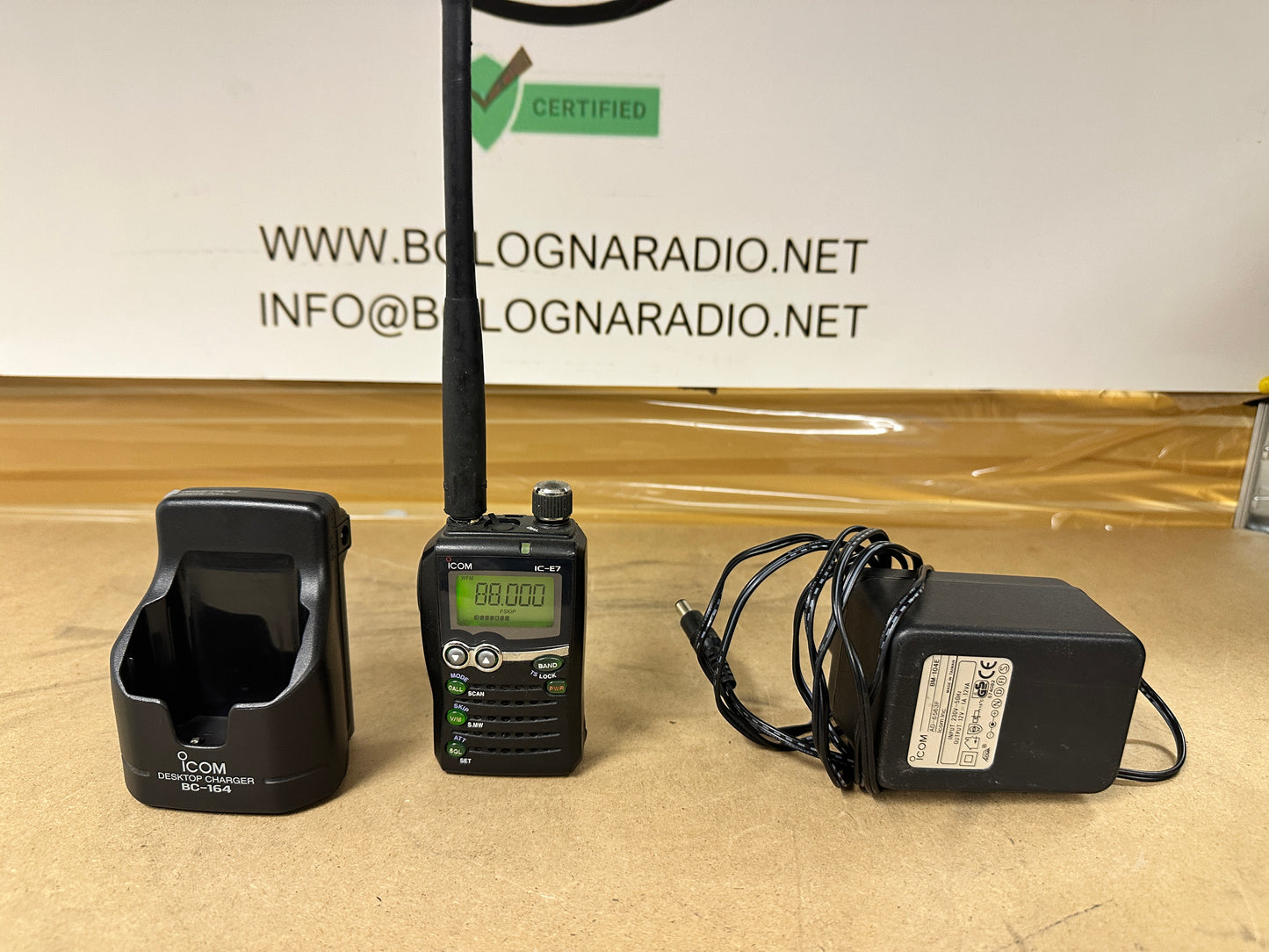 Icom IC-E7 + BC164