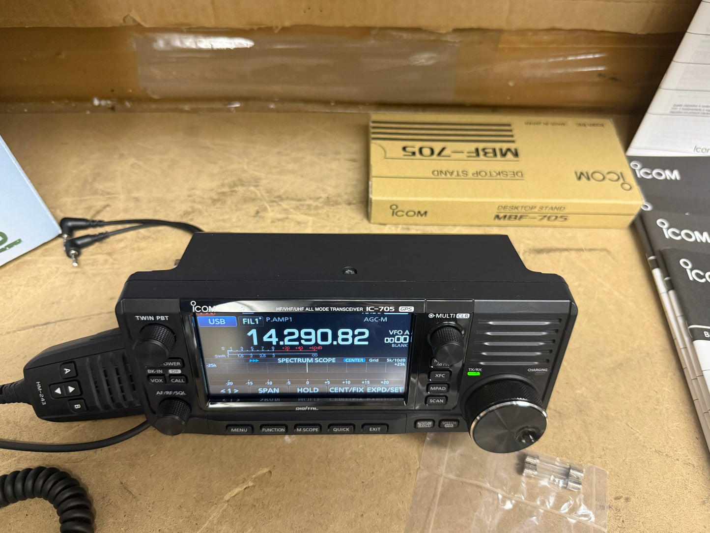 A-1 Icom ic 705 + MBF 705 + USB TIPO C Garanzia 12 mesi pari al nuovo full set