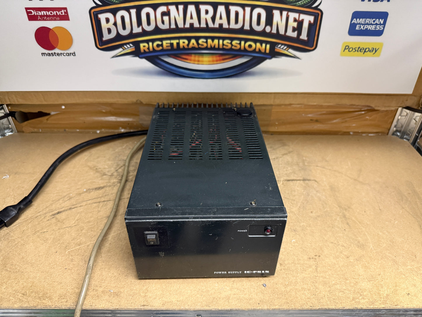 Icom IC-PS 515 alimentatore 20 amp.