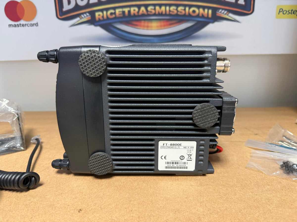 Yaesu FT 8800 E pari al nuovo full set Garanzia 12 mesi