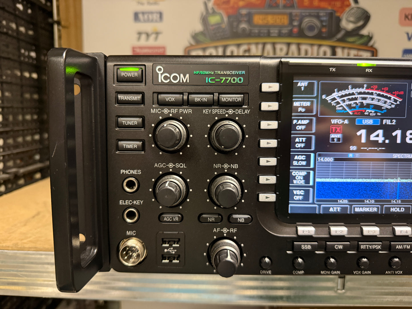 A-1 Icom IC 7700 pari al nuovo Garanzia 12 Mesi