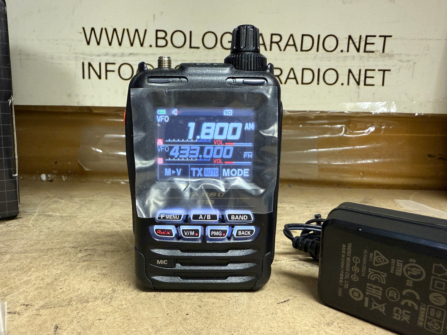A-1 Yaesu FT5D 04/2025 pari al nuovo Garanzia Ufficiale espanso