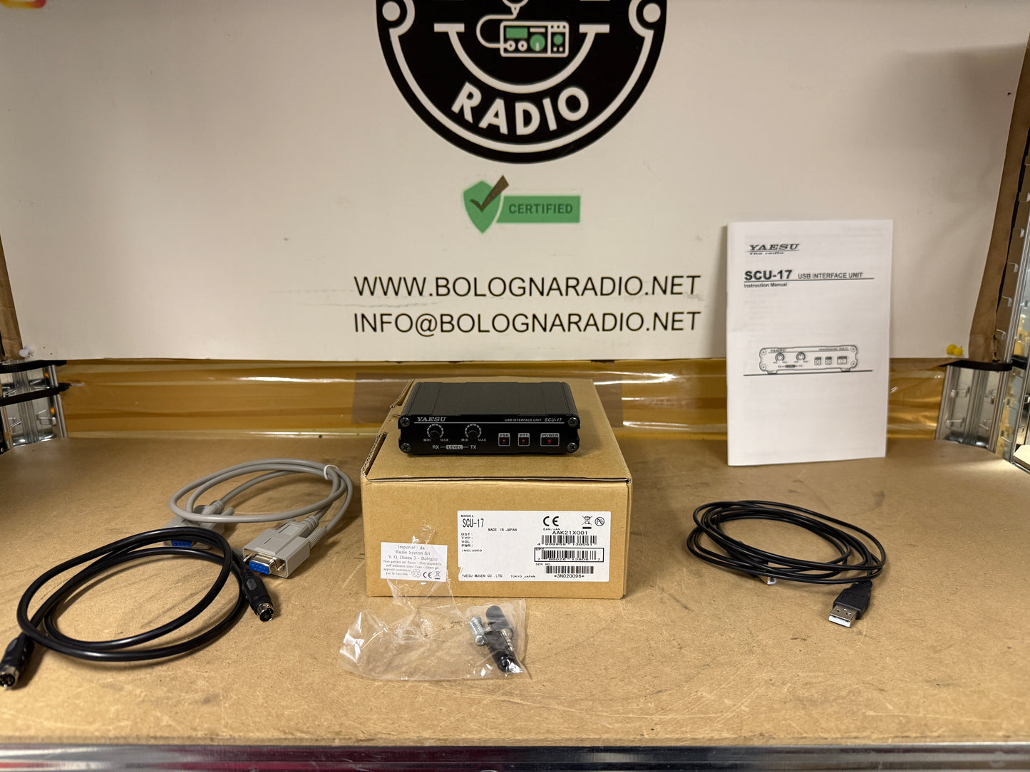 Yaesu scu-17 pari al nuovo interfaccia CAT