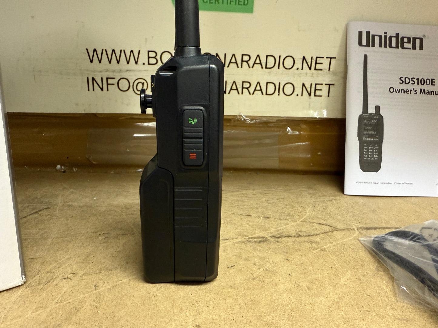 A-1 Uniden SDS 100E pari al nuovo Full Set