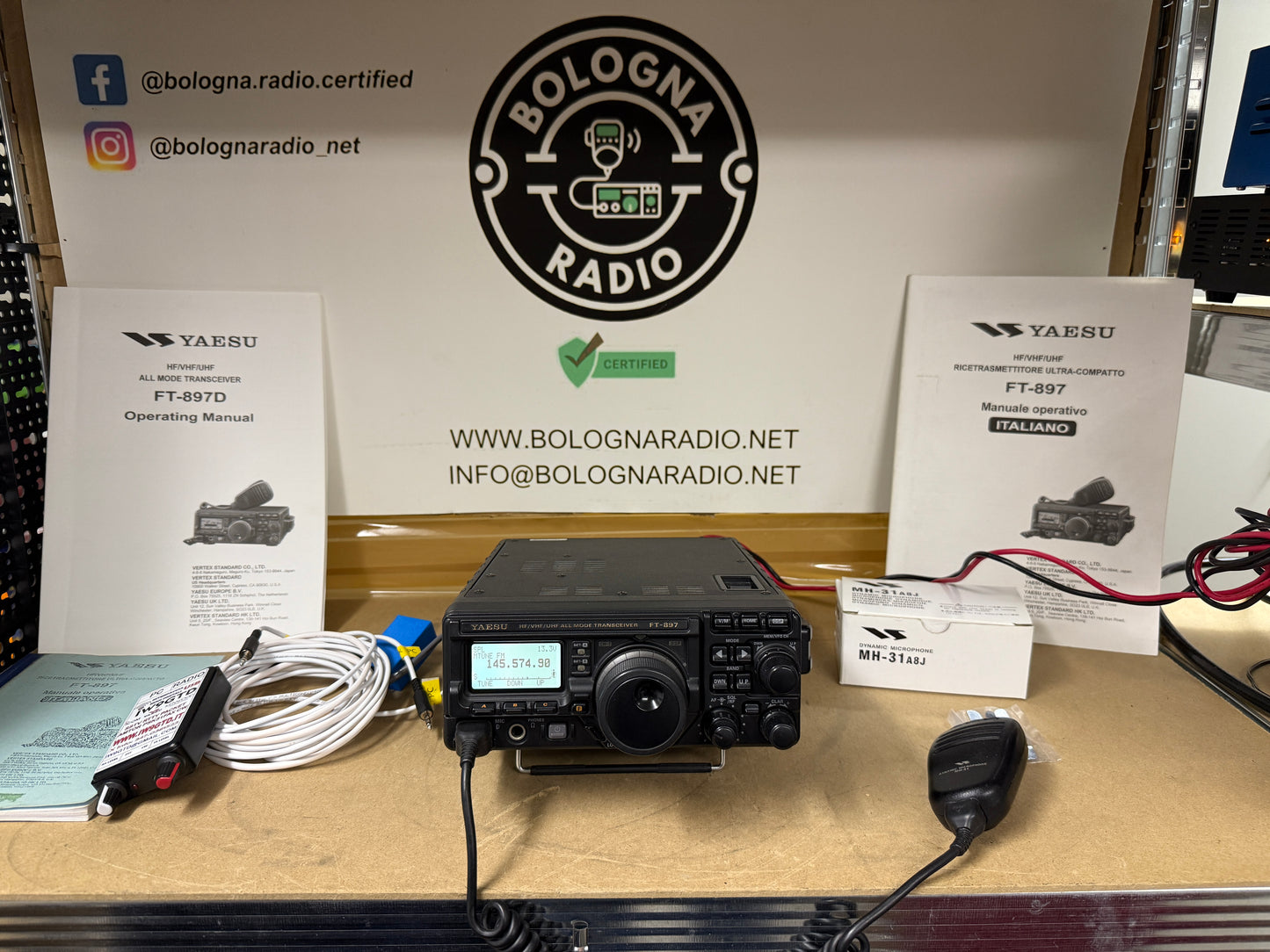A1 Yaesu FT-897D imballo originale + interfaccia modi digitali