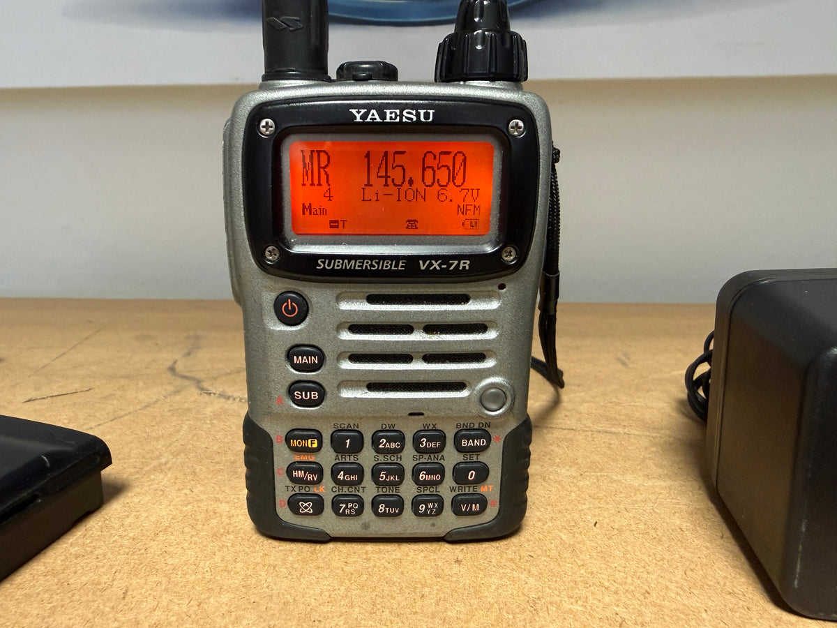 Yaesu VX7r + 2 batterie + mike + 12 volt