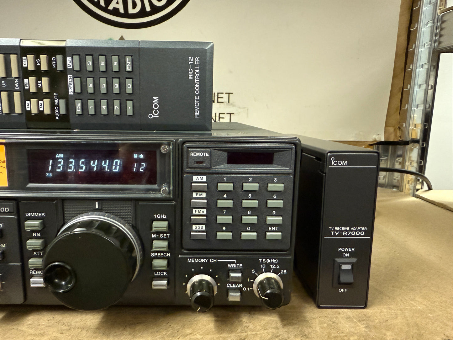 Icom IC R7000 + RC12 + TV R7000 perfetto Garanzia 12 Mesi