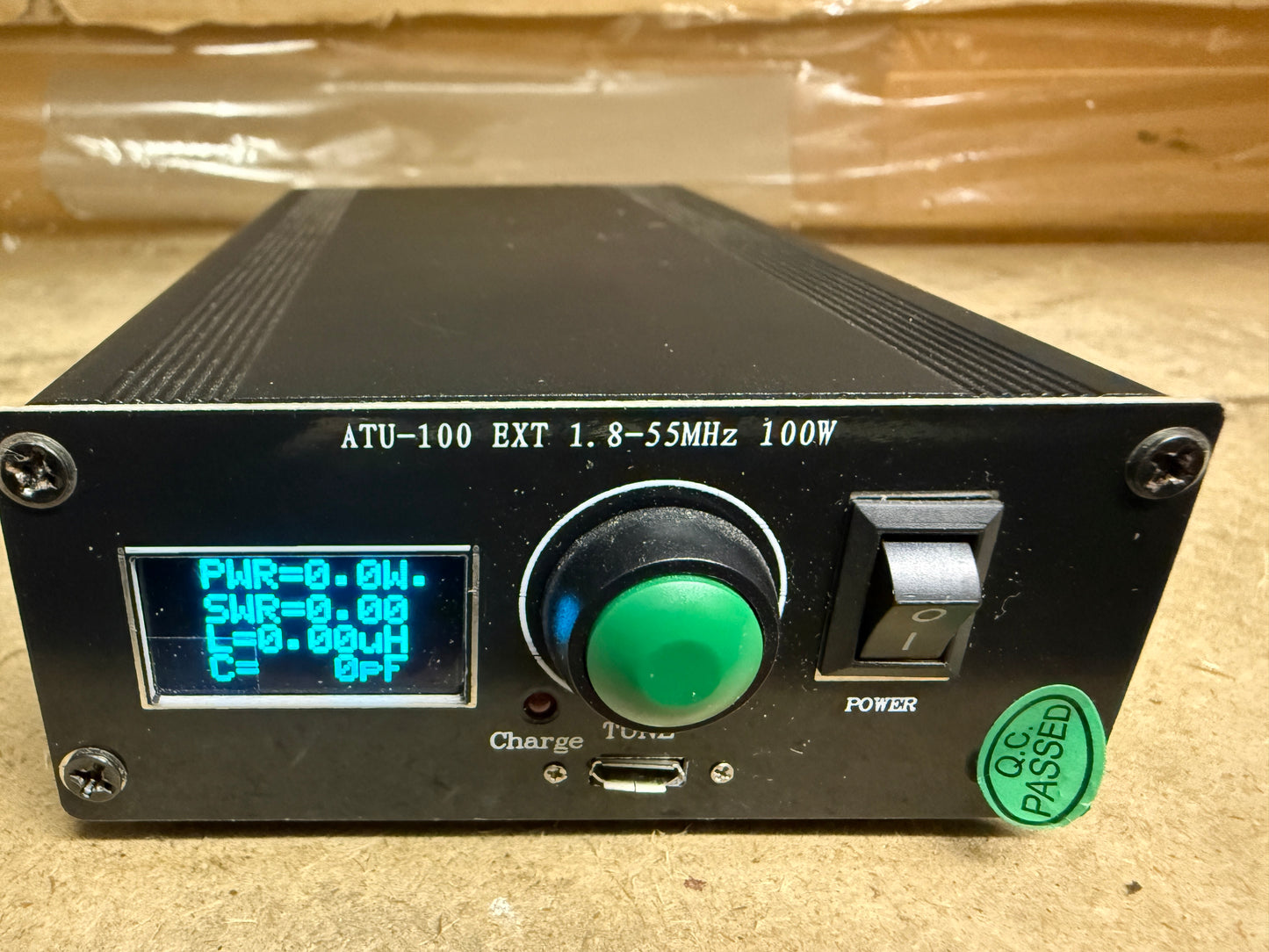 Accordatore automatico d'antenna ATU-100 con display OLED