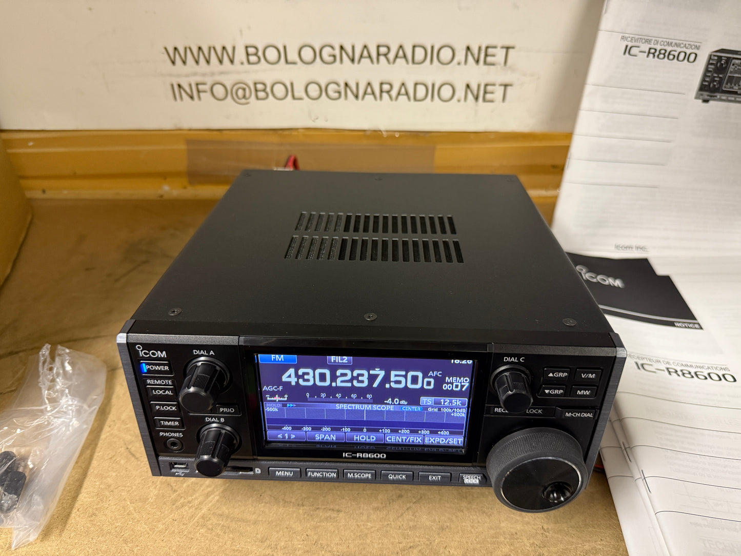 Icom ic r 8600 pari al nuovo Garanzia Ufficiale fino al 2029