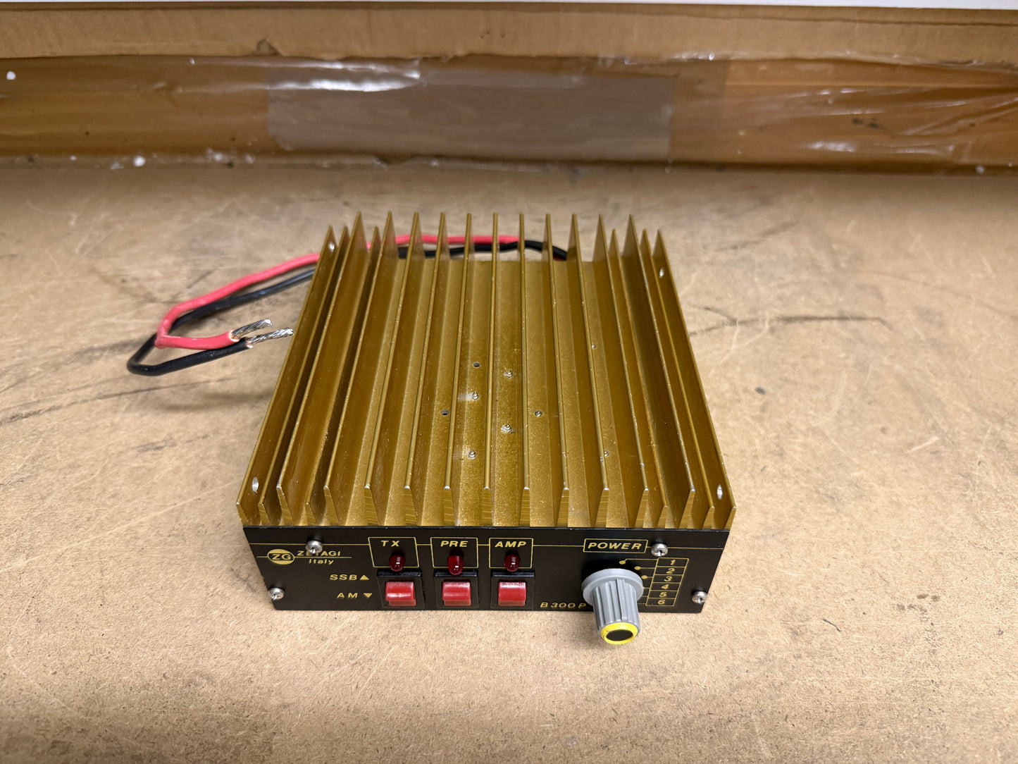 Zetagi B 300P  Amplificatore Lineare 20/30 Mhz 200 watt