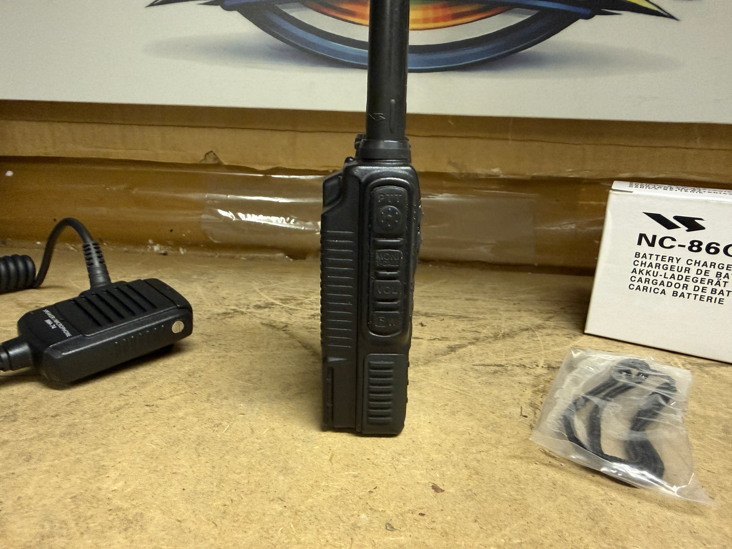 Yaesu VX8E  + MH74 Full Set Garanzia 12 Mesi