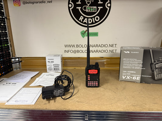 Yaesu VX 6E pari al nuovo full set