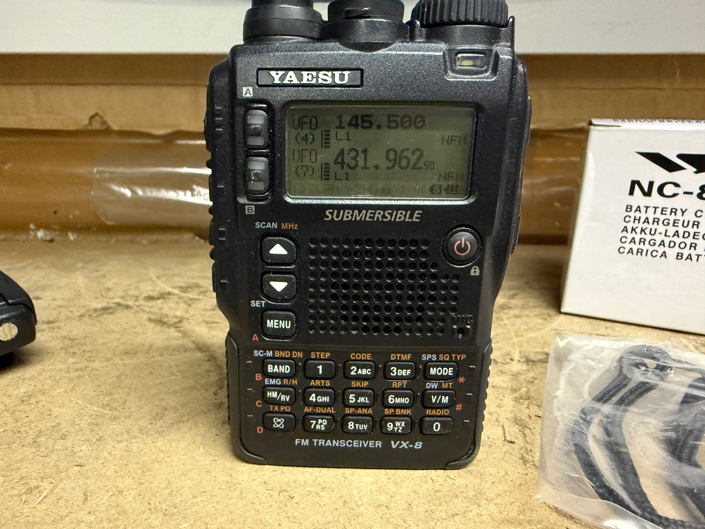 Yaesu VX8E  + MH74 Full Set Garanzia 12 Mesi