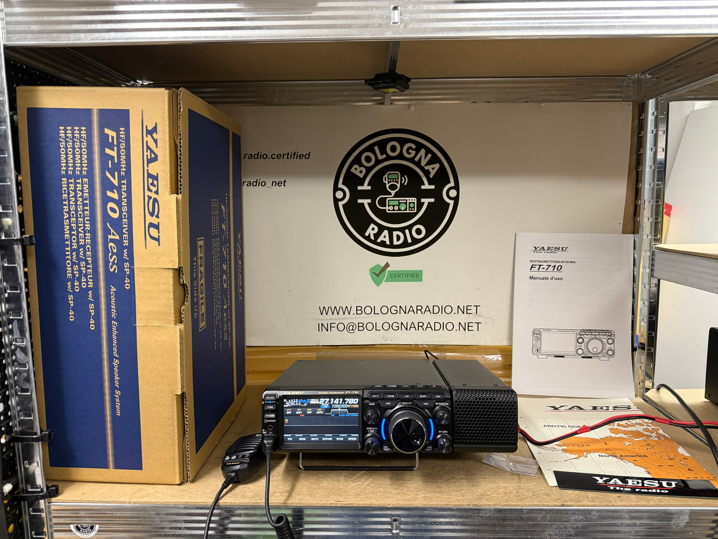 Yaesu FT-710 Aess pari al nuovo + sp40 Garanzia Ufficiale