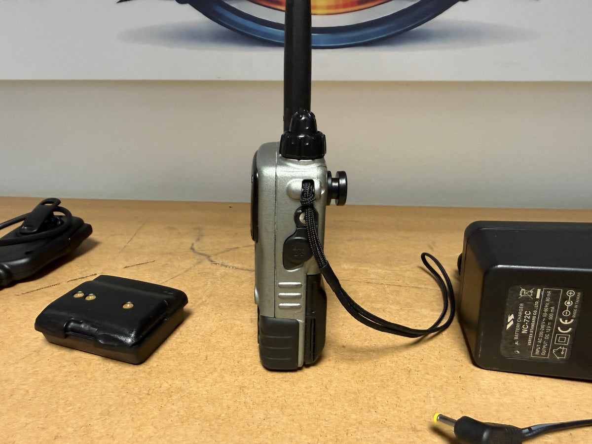 Yaesu VX7r + 2 batterie + mike + 12 volt