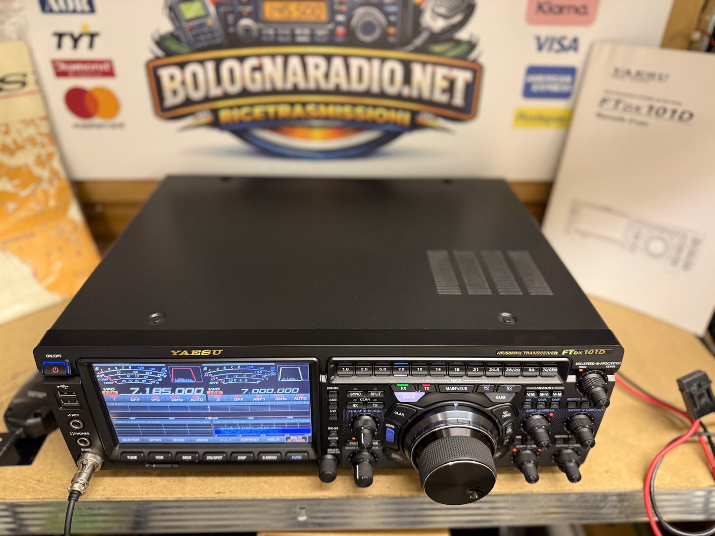 Yaesu FTDX 101D pari al nuovo full set Garanzia ufficiale full set