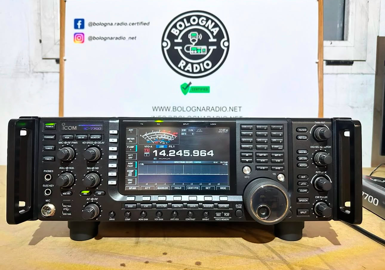 8 icom IC 7700 pari al nuovo