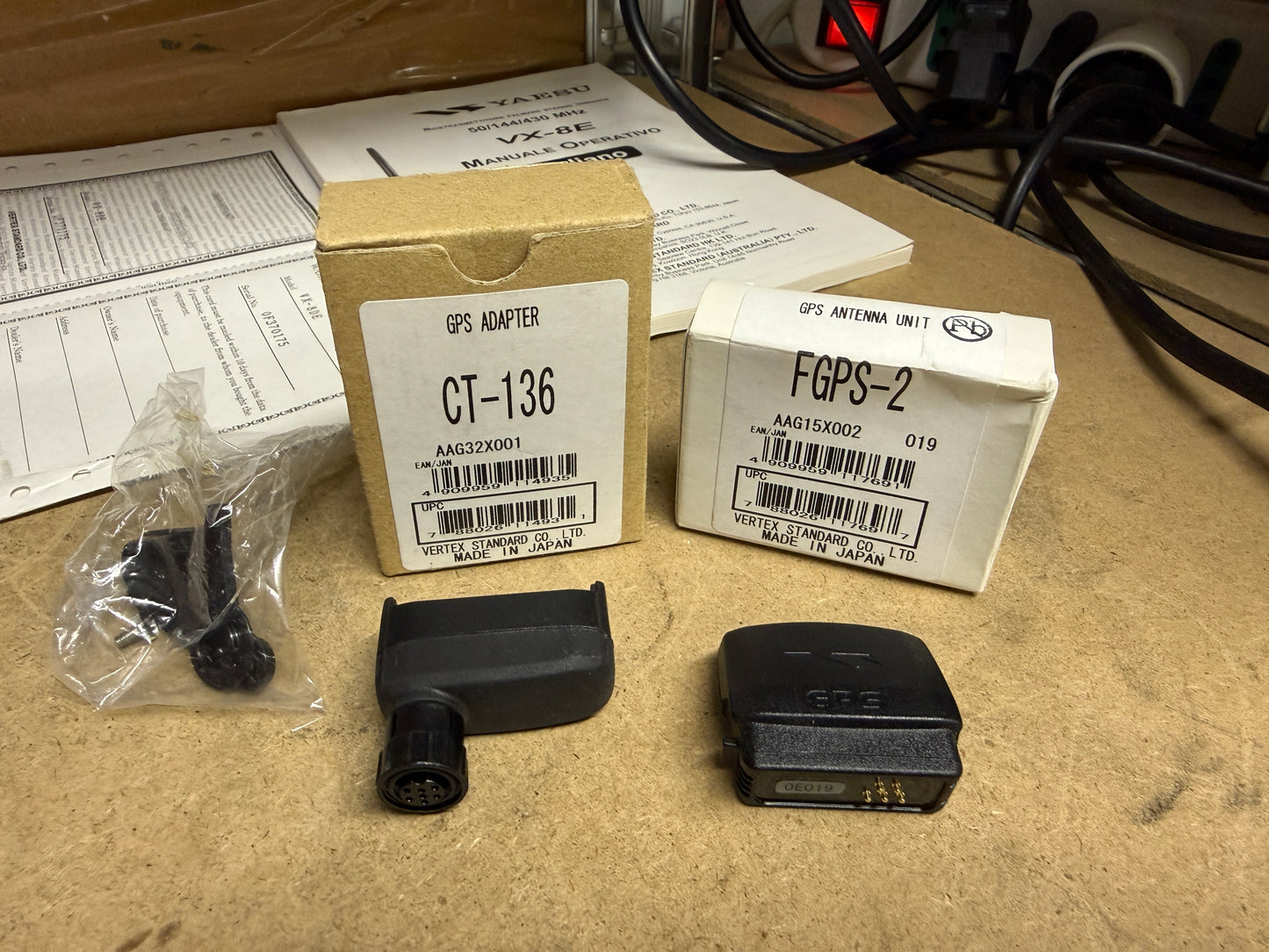 Yaesu VX8DE + GPS + MH74 Full Set Garanzia 12 Mesi