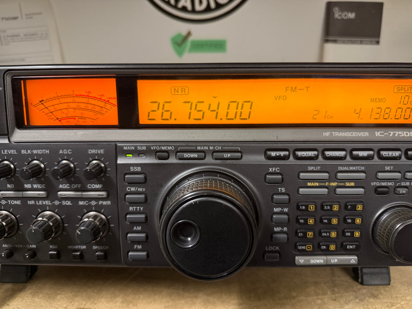 A1 Icom ic 775 DSP 200 watt perfetto imballo originale Garanzia 12 Mesi