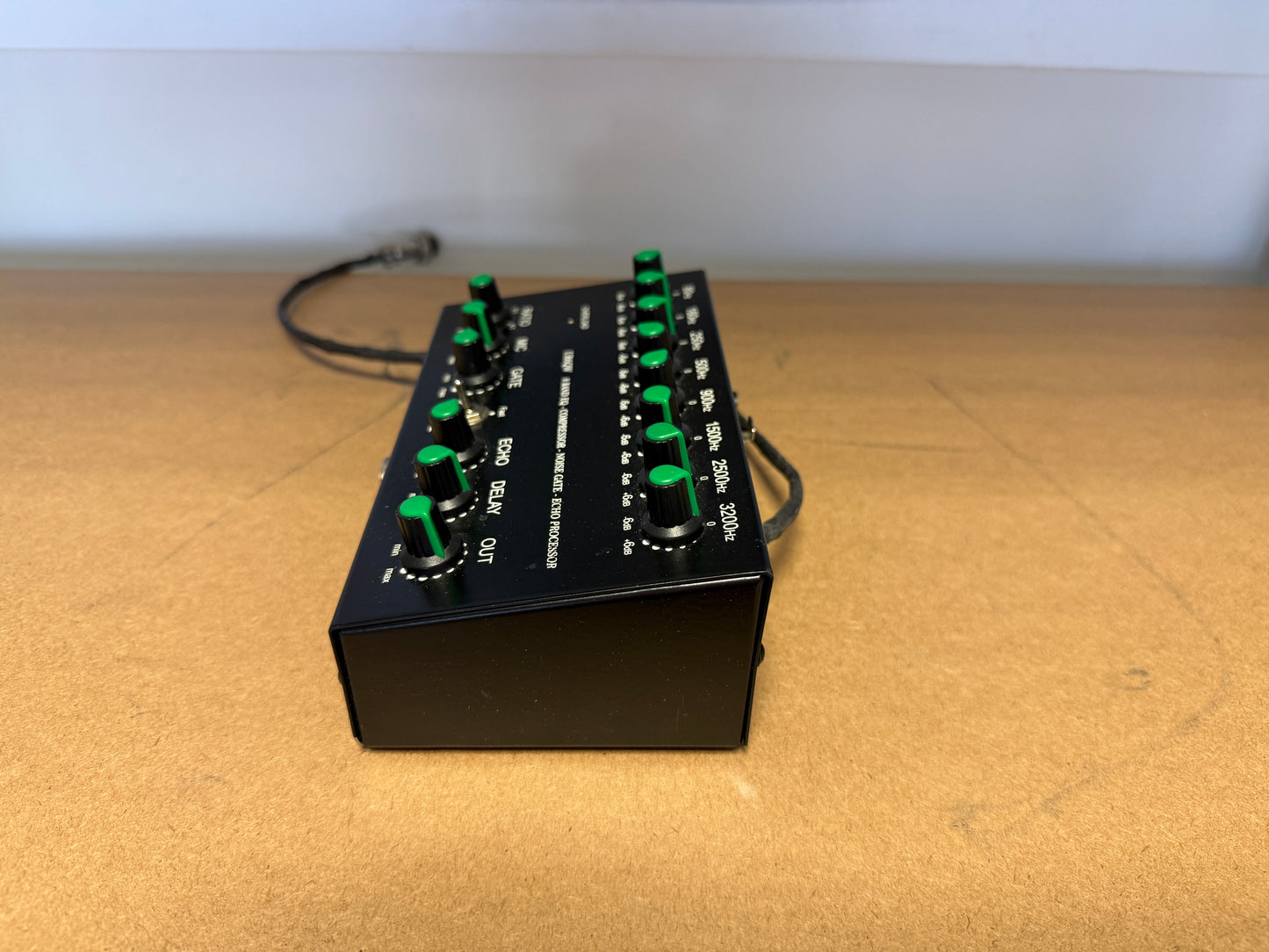 equalizzatore audio a 8 bande con compressore, noise gate e processore di eco