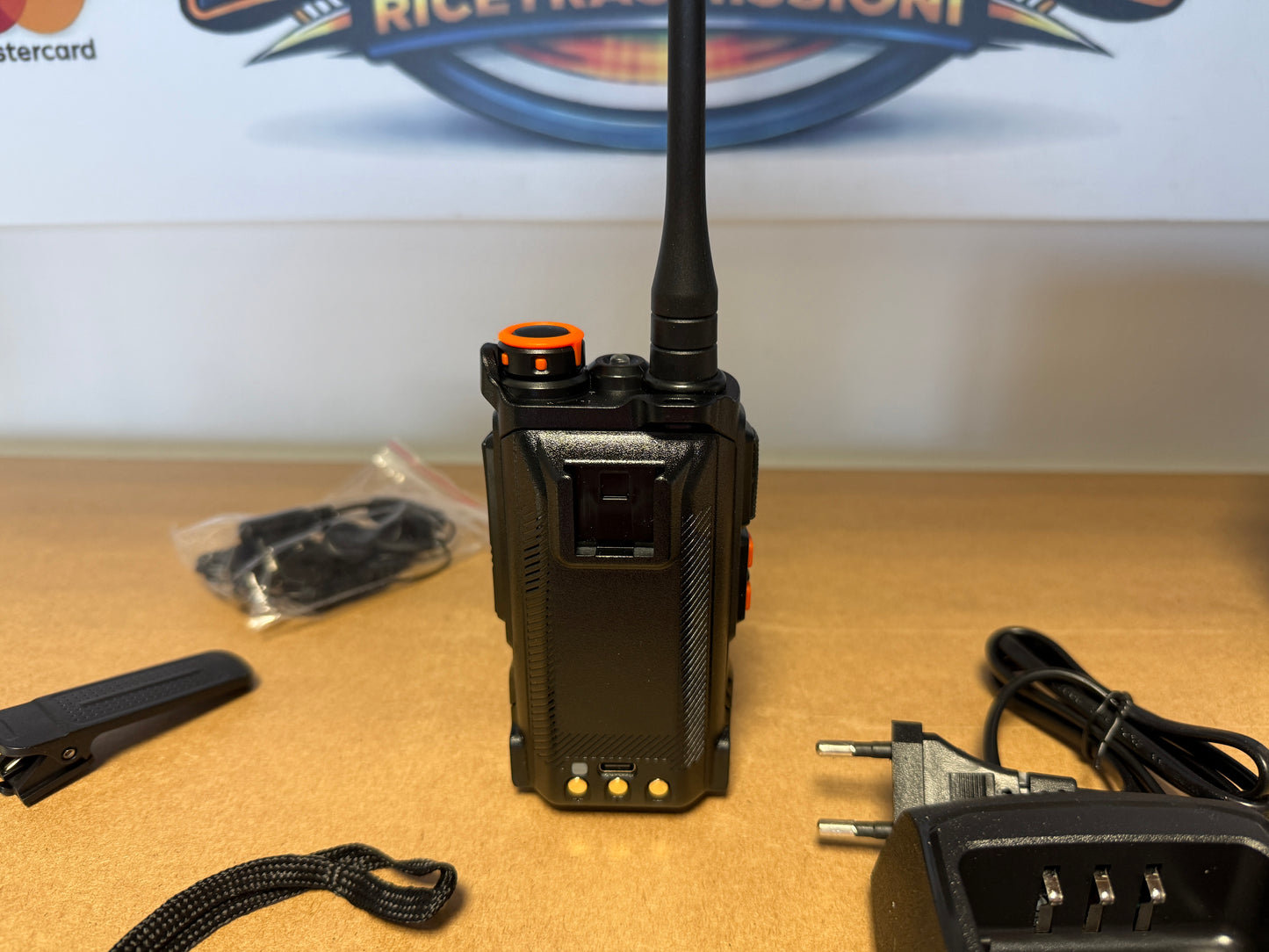PNI P16UV con 999 canali VHF/UHF