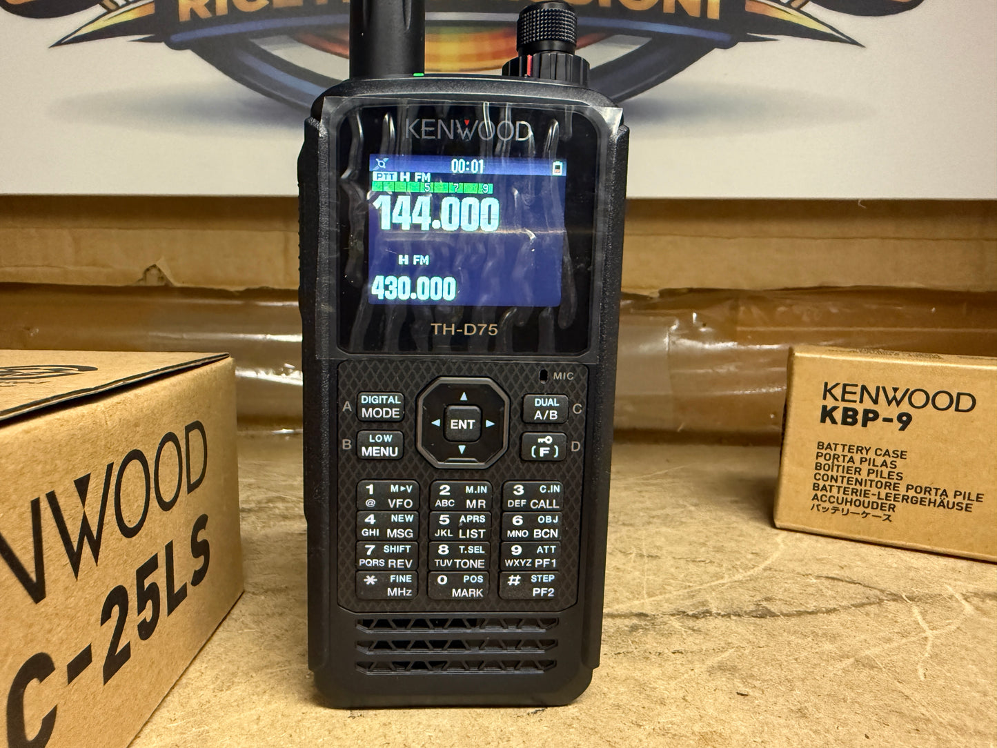 Kenwood TH-D75 nuovo garanzia ufficiale fino al 06-2030 + accessori