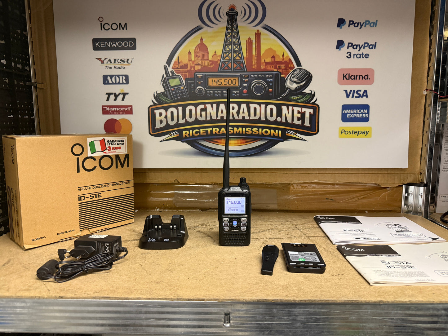 Icom ID 51 E + 2 Batterie + BC202 full set pari al nuovo Garanzia 12 Mesi