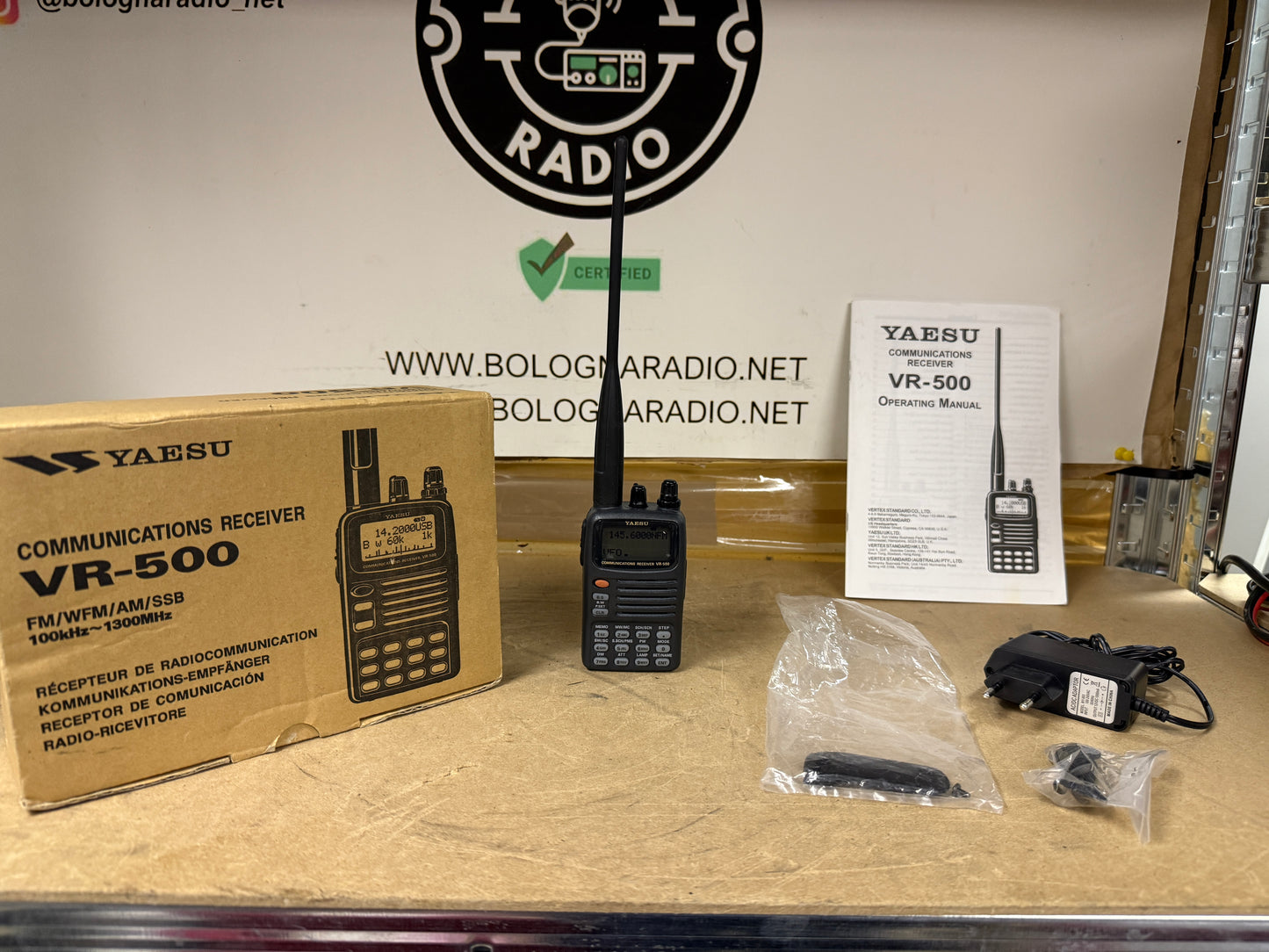 Yaesu VR 500 pari al nuovo display perfetto