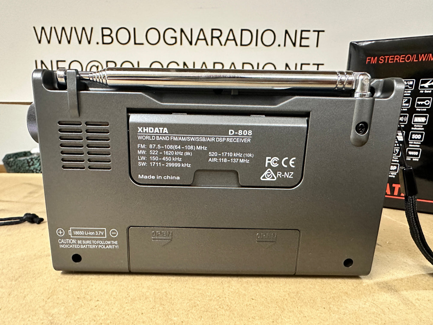 XHDATA D-808 FM stereo/SW/MW/LW SSB RDS Air Band