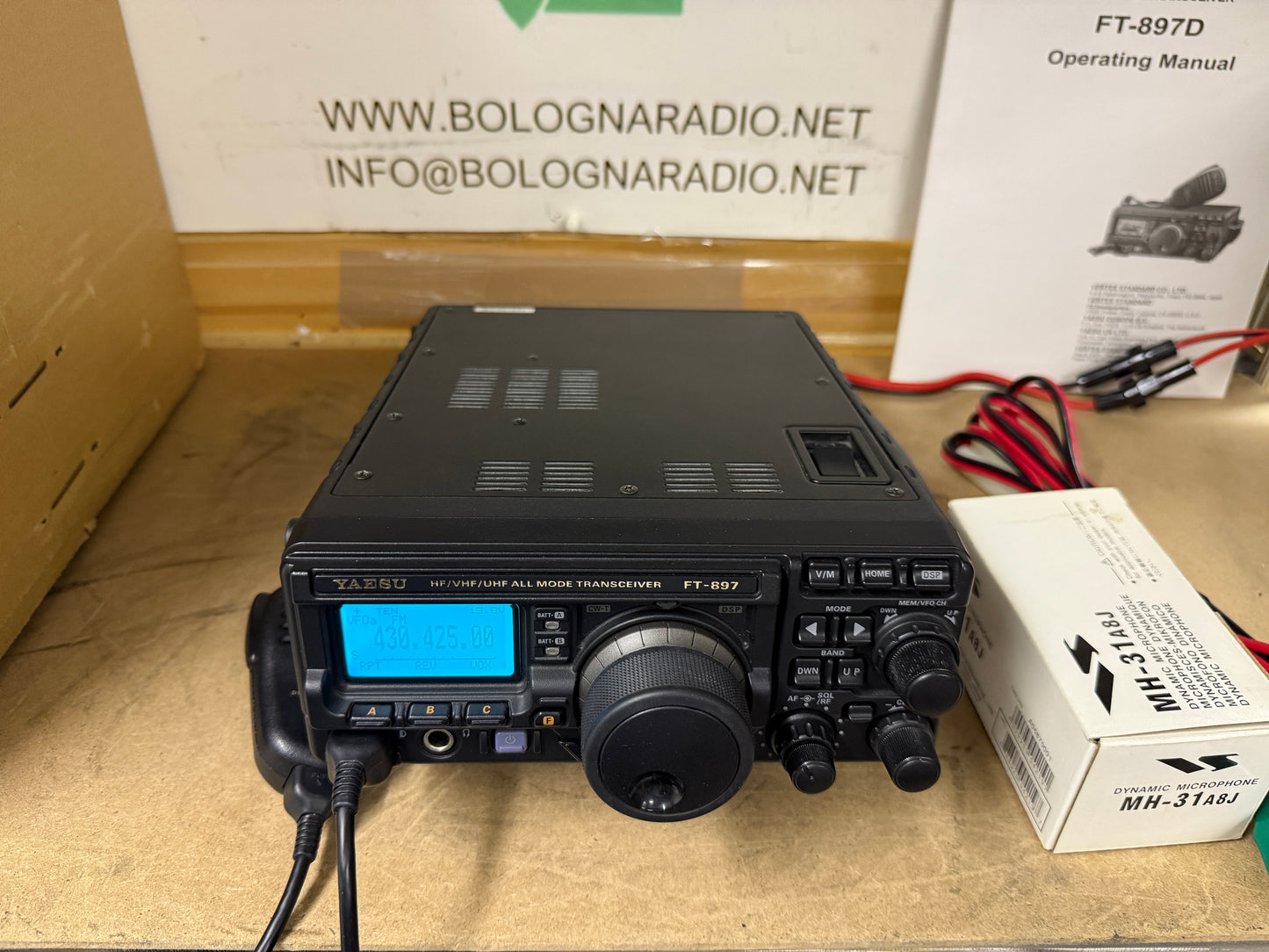 Yaesu FT 897D perfetto Garanzia 12 Mesi Banda espansa imballo originale