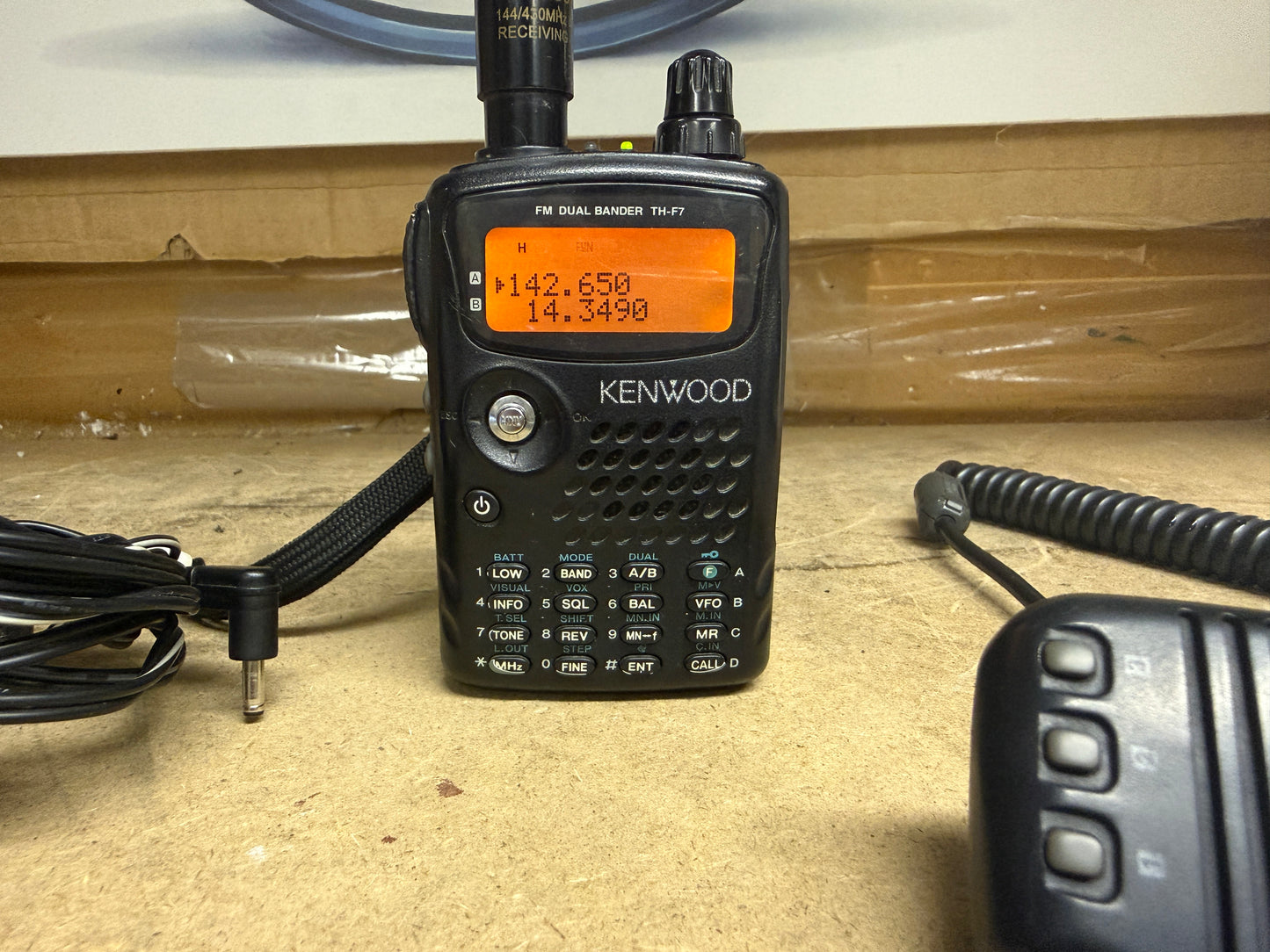 Kenwood TH-F7E + mike SMC 33 + imballo Garanzia 12 Mesi
