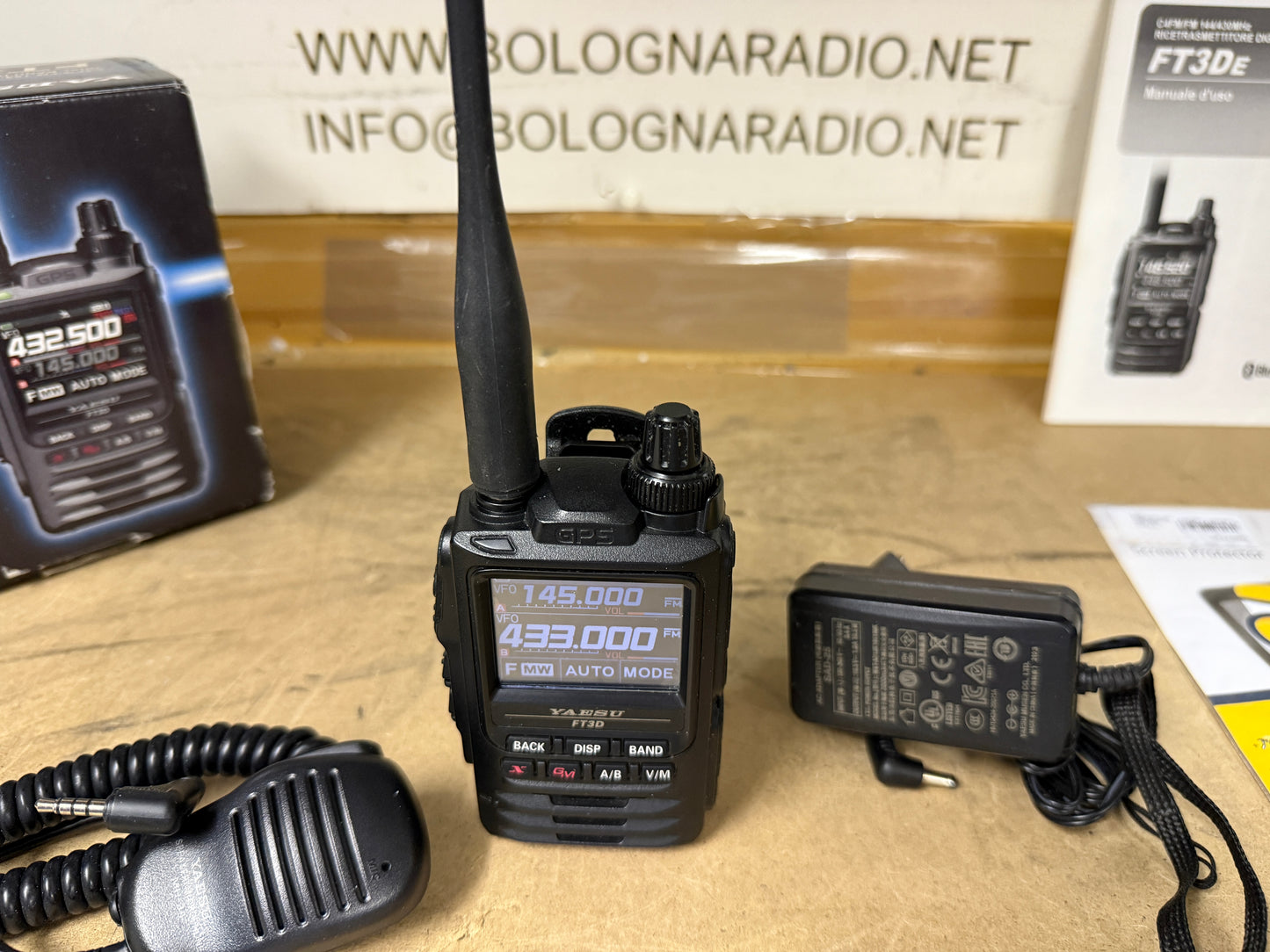 Yaesu FT 3 D Full Set + mike MH 34